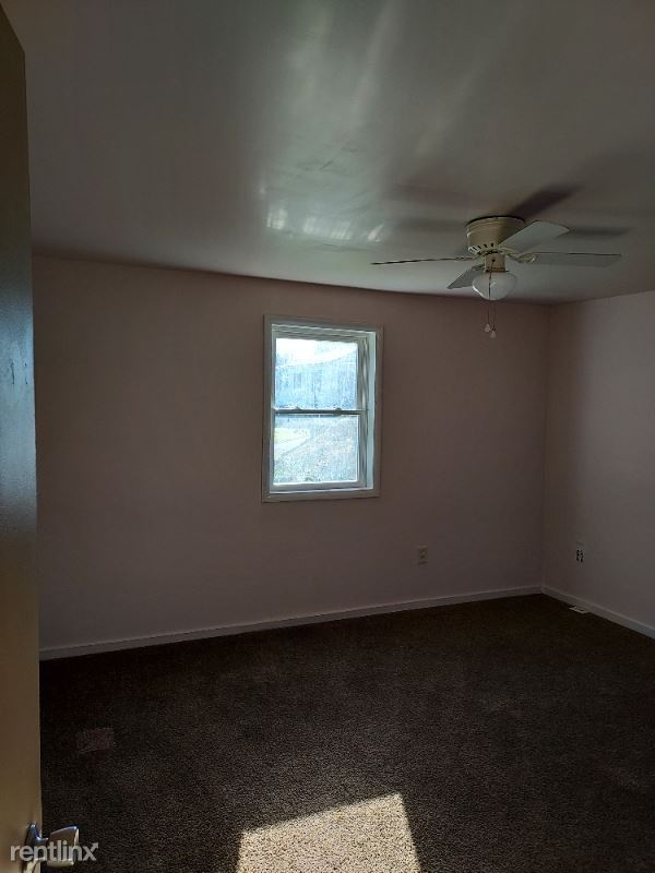 Building Photo - 4 br, 1 bath House - 304 I Street