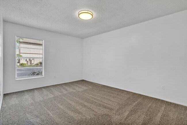 Foto del edificio - Beautiful 2/2 Condo close to the Orlando International Airport. 1st floor.