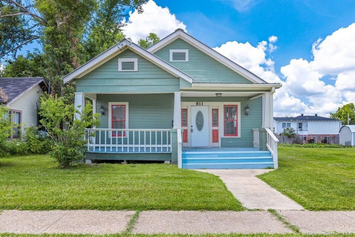 Foto principal - Cute 2B/2B Home Available in Lake Charles