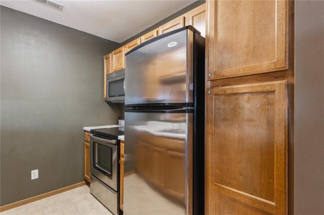 Building Photo - 3507 E Ave NW