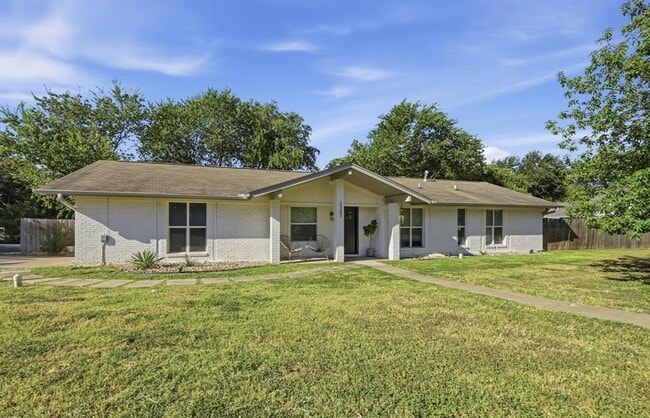 Building Photo - 2307 Deadwood Dr