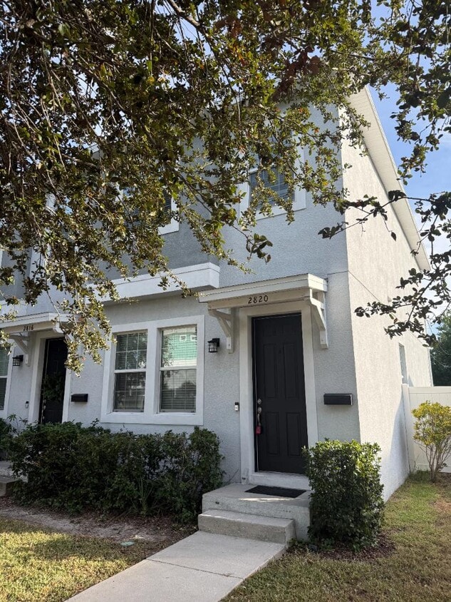 Foto principal - 2820 1st Ave S