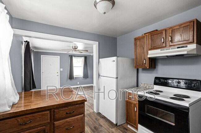 Foto del edificio - 4537 Crittenden Ave