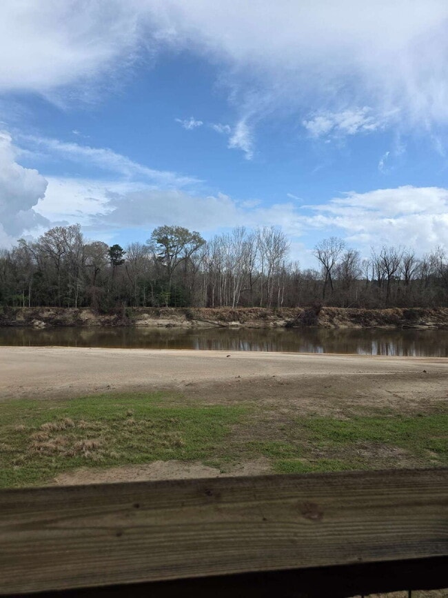 Foto del edificio - Beautiful peaceful 2/1 for rent! Fully furnished