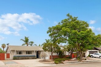 Building Photo - 8401 San Carlos Dr
