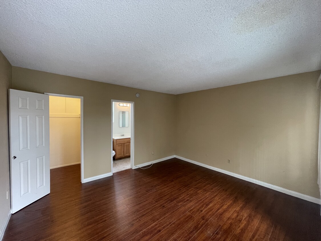 Unit 10A - Room - 8415 Amigo Ave