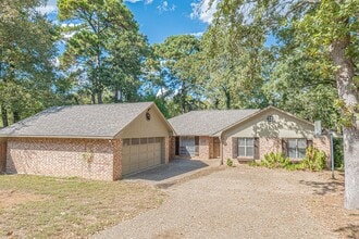 Building Photo - 10926 Mosswood Dr