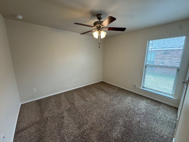 Building Photo - Stunning House Located Minutes From Elementary & Close Access To Marsha Sharp Fwy!