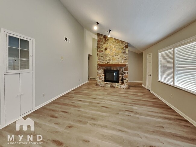Building Photo - 2506 Cardigan Dr