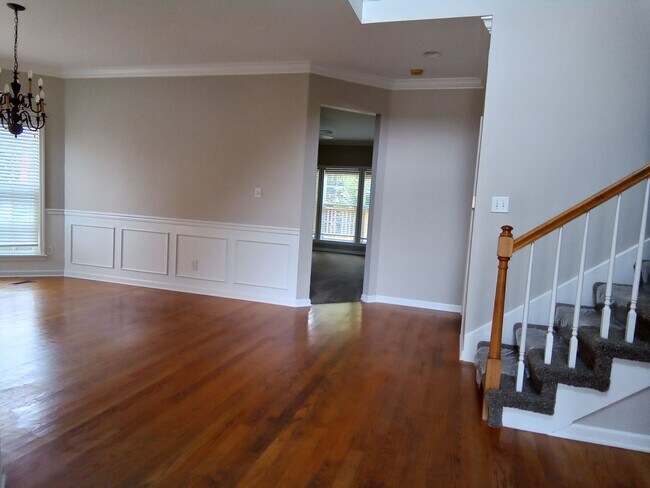 Building Photo - Knoxville 37931 - 4 Bedroom, 3.5 bath home...