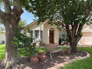 Building Photo - 7008 Albacete Ln