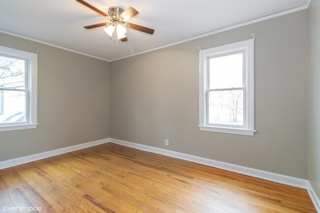 Building Photo - 21116 Maple St