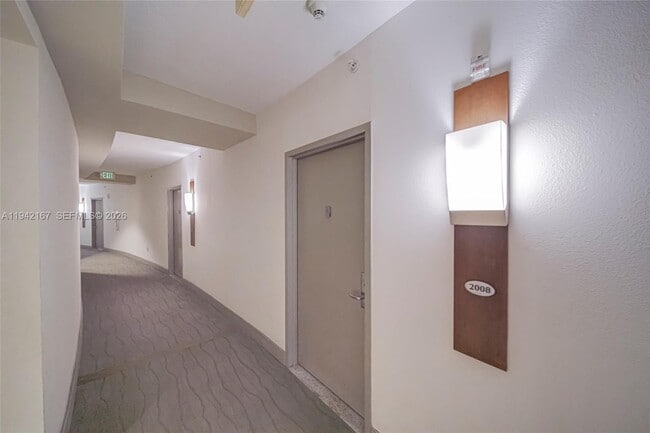 Building Photo - 1750 N Bayshore Dr