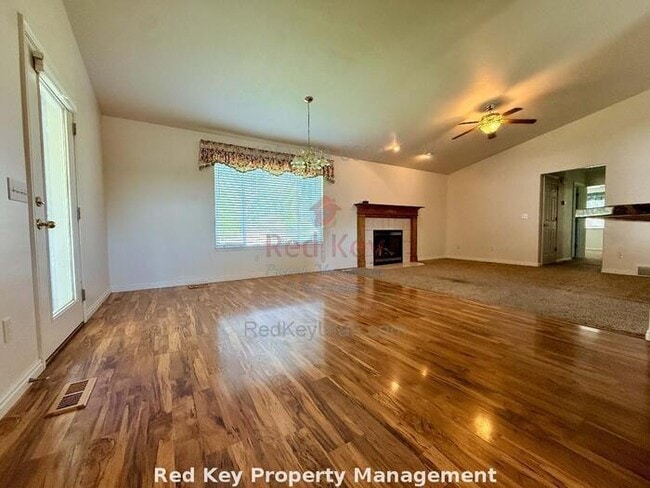 Foto del edificio - Breeze Cir Single Family Home