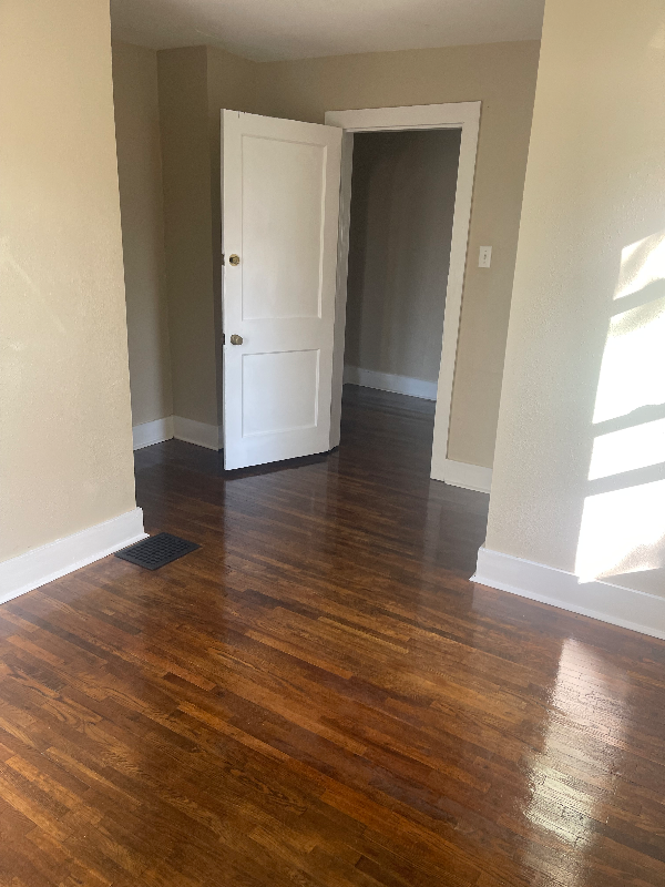 Foto del edificio - 336 E Jefferson St