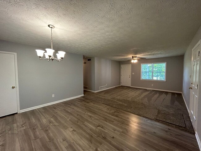 Building Photo - **ASK HOW YOU CAN MOVE IN WITH NO SECURITY DEPOSIT**8546 East Union Hill Rd: Ranch Home with 16x2...