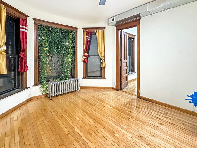 Building Photo - 2741 N Central Park Ave