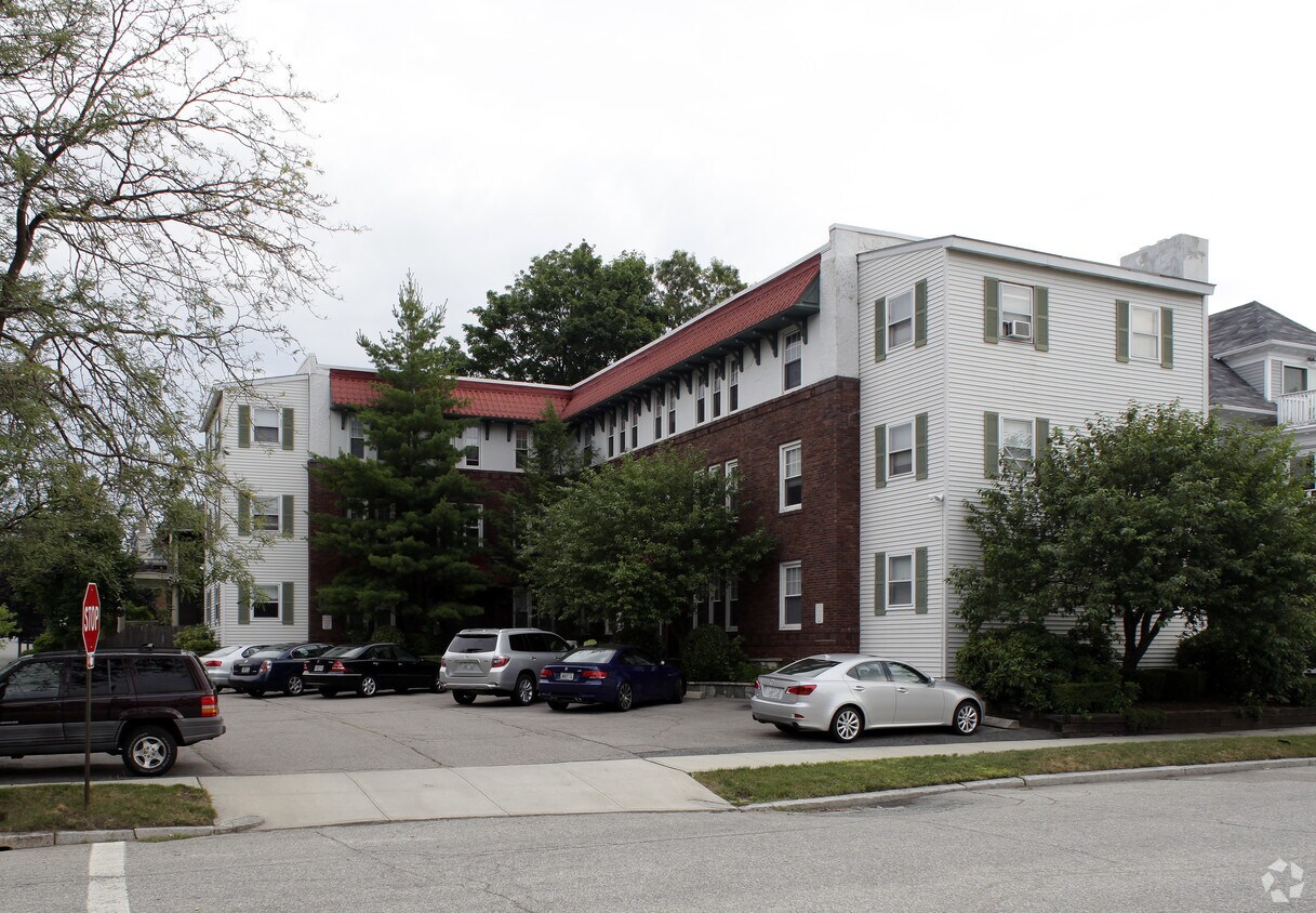 Foto principal - 142 Irving Ave