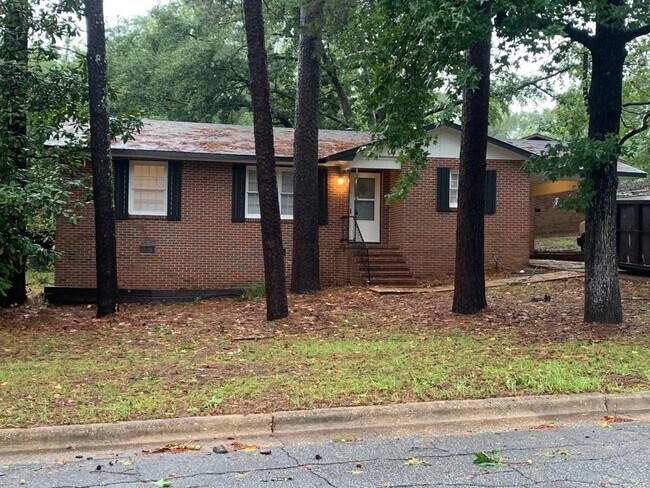 Building Photo - 4 Dean Dr