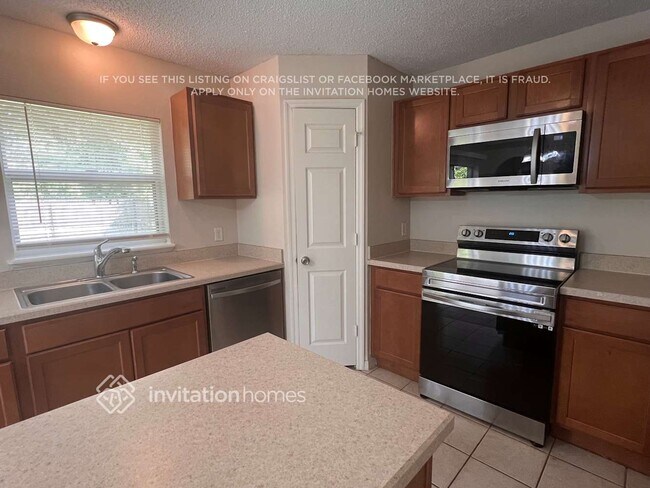Foto del edificio - 14715 Tully Woods Ct