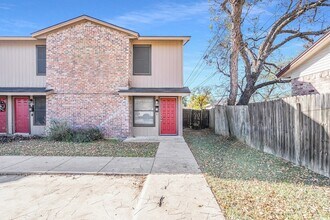Building Photo - 3301 Aurora St