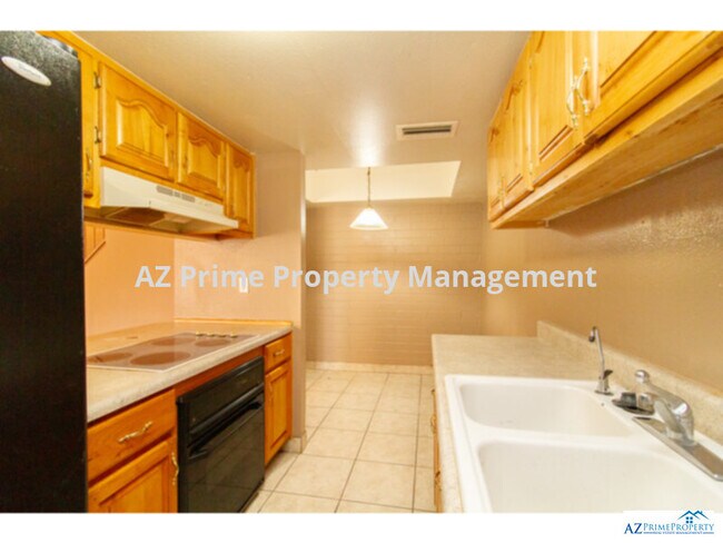 Building Photo - 4265 N 67th Dr
