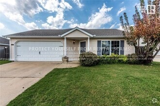 Building Photo - 1137 S Holland Dr