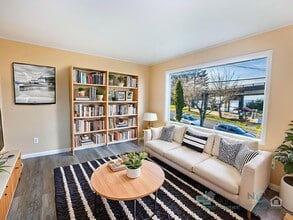 Building Photo - 301 Alameda Ave