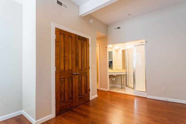 Foto del edificio - 181 N Main St