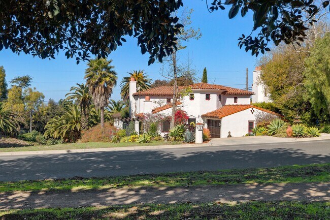 Foto del edificio - 1809 Palos Verdes Dr W