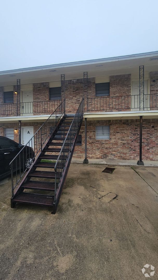 Building Photo - 612 Sunset Ln