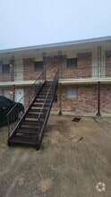 Building Photo - 612 Sunset Ln