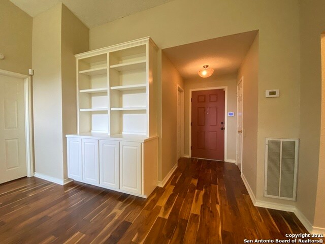 Foto del edificio - 6714 Manassas Dr