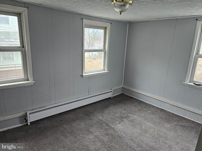 Building Photo - 602 Pierce St