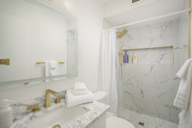 Foto del edificio - 5818 N Granite Reef Rd