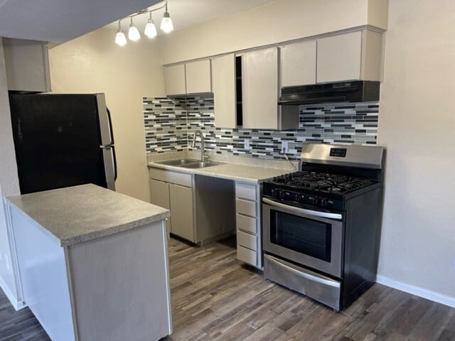 Backsplash is beautiful! - 808 at South Center: Quiet community close to great amenities!