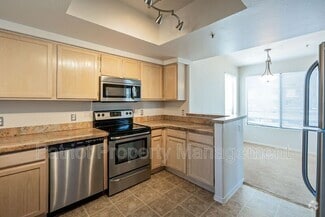 Building Photo - 4925 E Desert Cove Ave