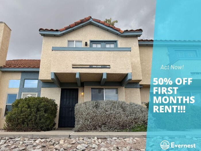 Foto principal - Charming 2 Bed & 2.5 Bath Townhome with Mo...