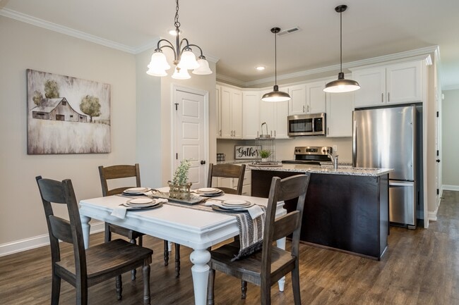 Building Photo - 51 Thunderbolt St