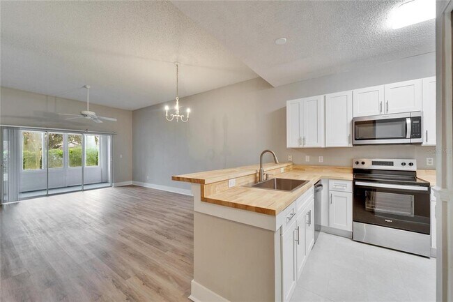 Building Photo - 1032 Radison Ave