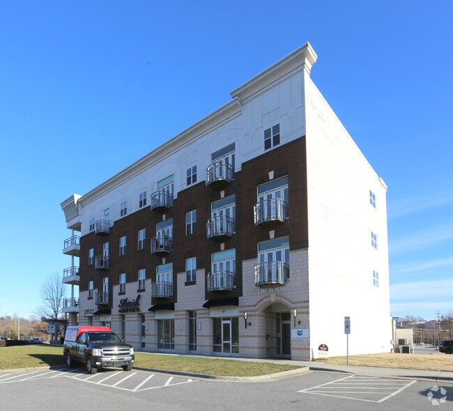 Foto del edificio - The Summit at Gateway