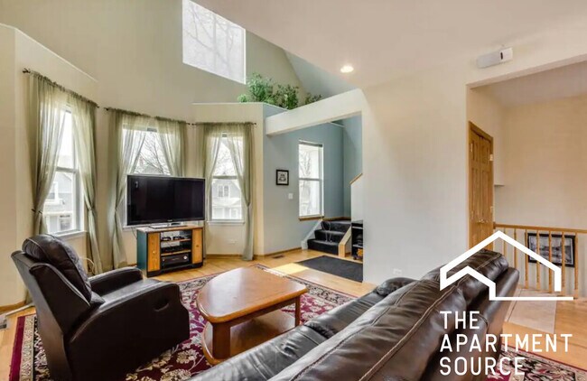 Building Photo - 3905 N Francisco Ave