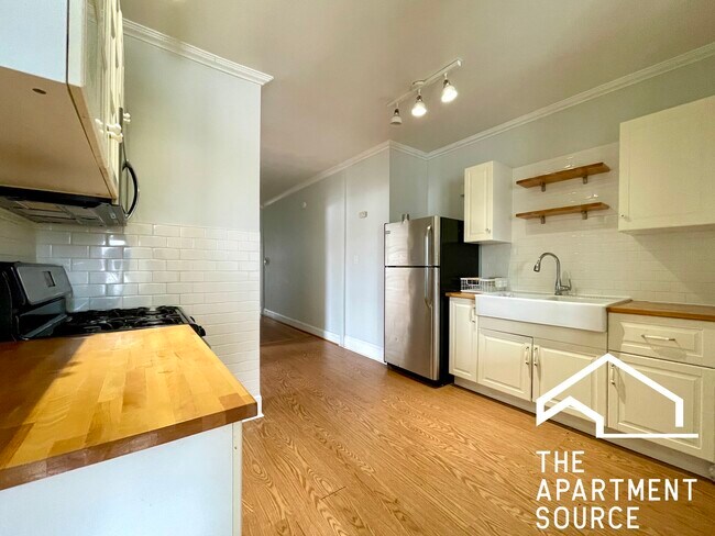 Foto del edificio - 3540 N Lowell Ave