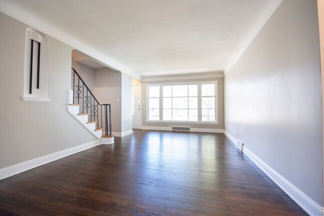 Building Photo - 5976 Hodgman Dr