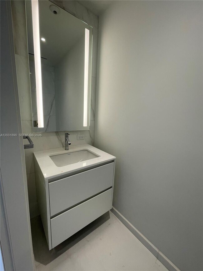 Foto del edificio - 300 Biscayne Blvd Way