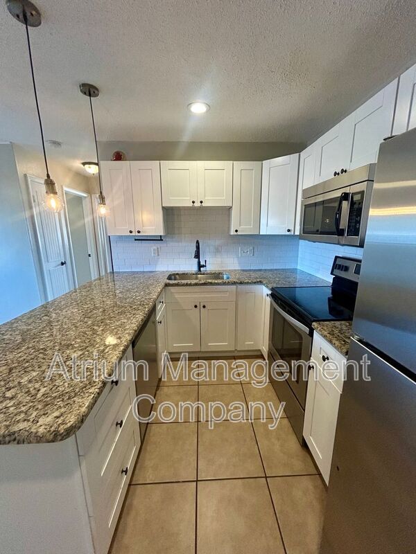 Foto del edificio - 2399 Eastwood Dr