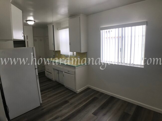 Building Photo - 5448 Alvern Cir