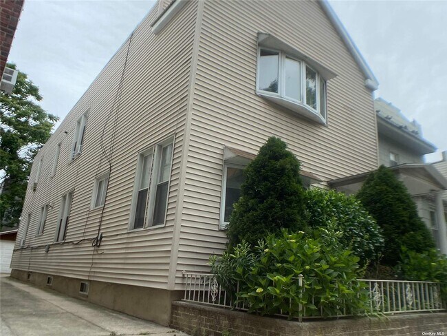 Foto del edificio - 77-52 74th St