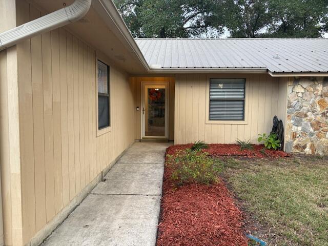 Foto del edificio - 519 Nutmeg Ave