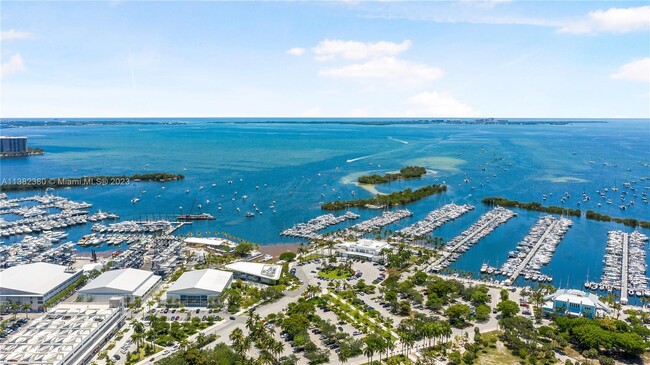 Building Photo - 2821 S Bayshore Dr